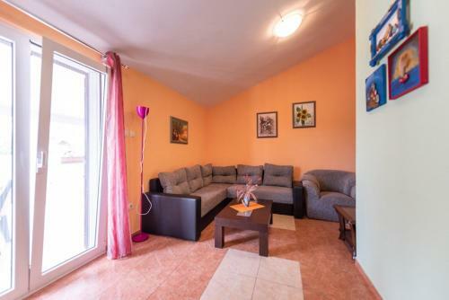 Hostal Apartments Karen