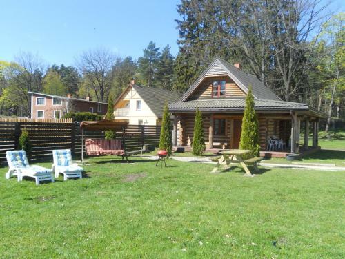 Forest Edge Lodge And House