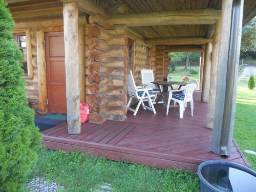Forest Edge Lodge And House