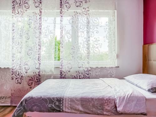 Spacious Holiday Home In Vukovar With Swimming Pool