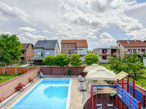 Spacious Holiday Home In Vukovar With Swimming Pool
