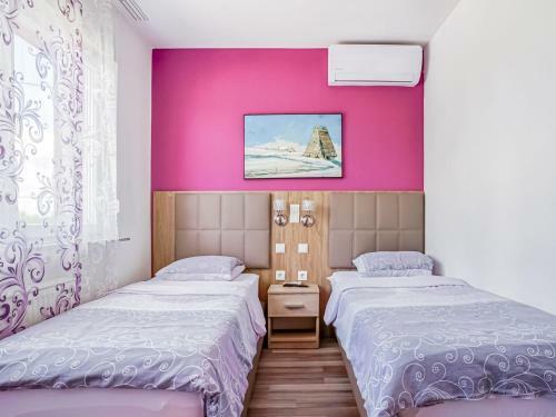 Spacious Holiday Home In Vukovar With Swimming Pool