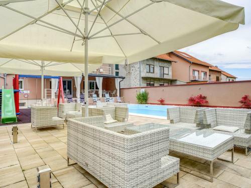Spacious Holiday Home In Vukovar With Swimming Pool
