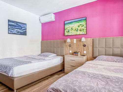Spacious Holiday Home In Vukovar With Swimming Pool