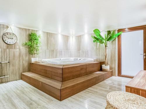 Spacious Holiday Home In Vukovar With Swimming Pool