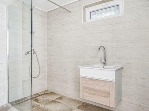 Spacious Holiday Home In Vukovar With Swimming Pool