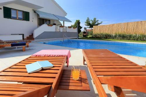Villa With Pool Beatrix