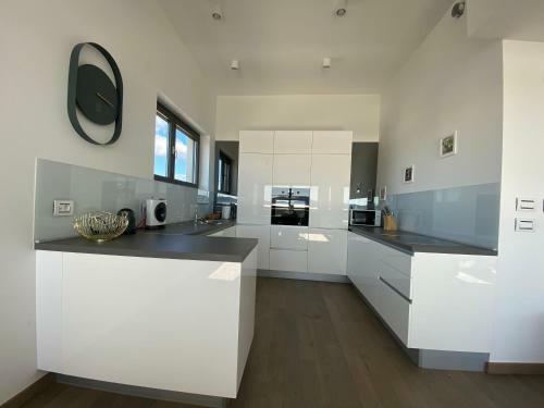 Apartamentos The View Luxury Residence With Pool