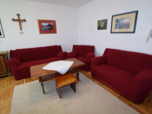 Spacious Apartment In Zadar Near Town
