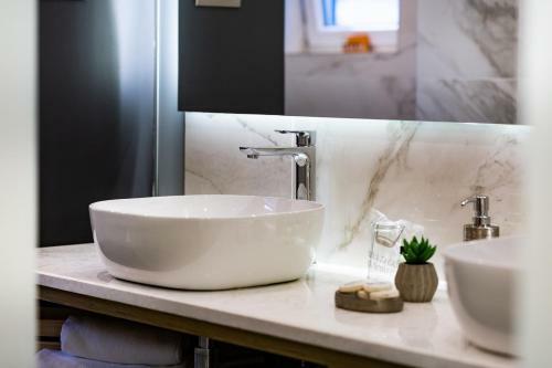 Marcius Luxury Apartment With Jacuzzi & Sauna