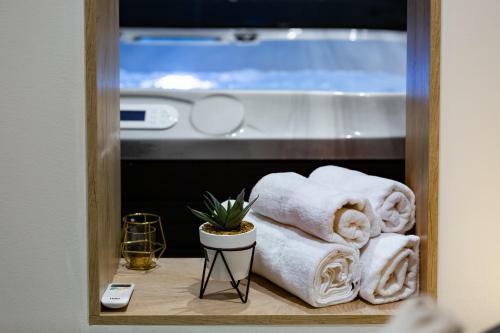 Marcius Luxury Apartment With Jacuzzi & Sauna