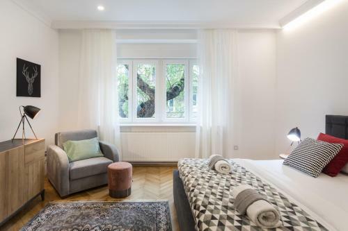 Spacious 2bdr Apartment Few Steps From City Center