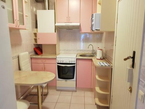 Hostal Naiza Guesthouse And Apartments