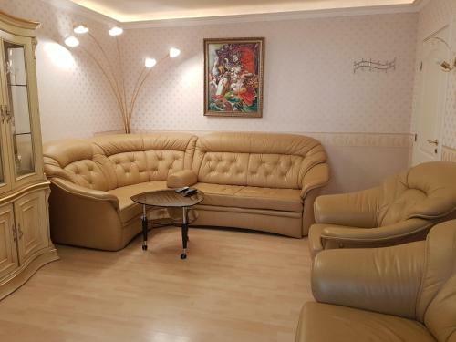 Hostal Naiza Guesthouse And Apartments