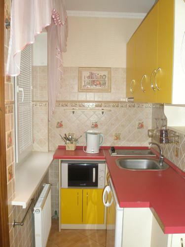 Hostal Naiza Guesthouse And Apartments