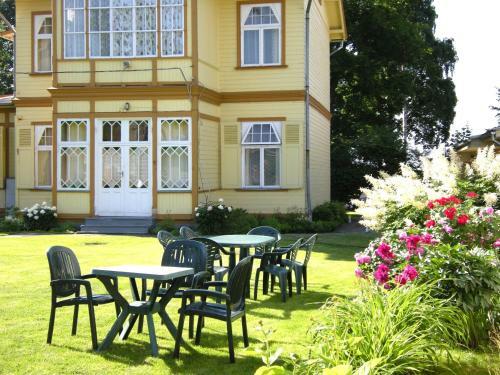 Hostal Guesthouse Airava