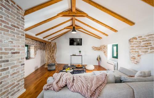 Four-bedroom Holiday Home In Bicici