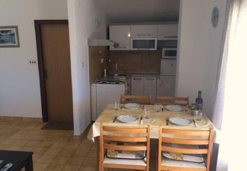 Hostal Apts And Rooms Ognjen- Family Friendly