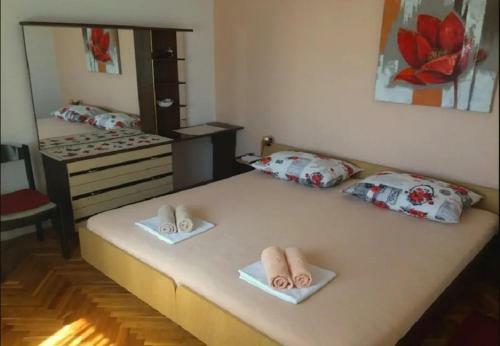 Hostal Apts And Rooms Ognjen- Family Friendly