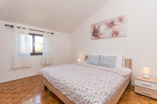 Apartment Quartz