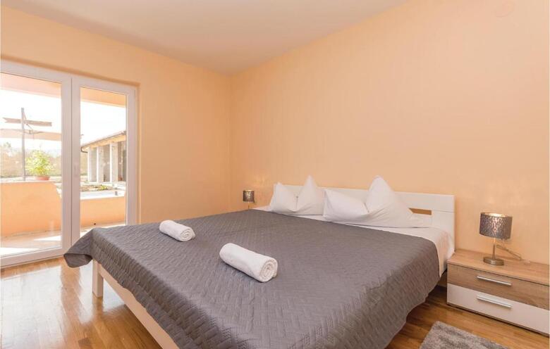 Five-bedroom Holiday Home In Biograd Na Moru