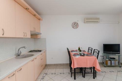 Apartamentos Omega Cert