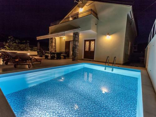 Villa Natura With Pool