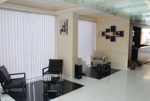 Apartamentos Raoum Inn