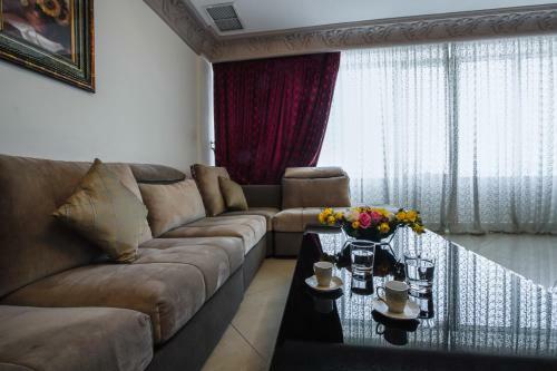 Apartamentos Sara Plaza