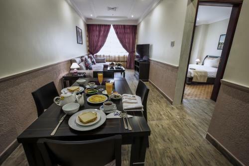 Apartamentos Sara Plaza