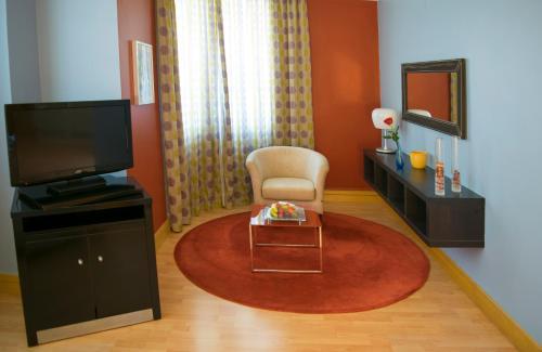Corniche Suites Hotel