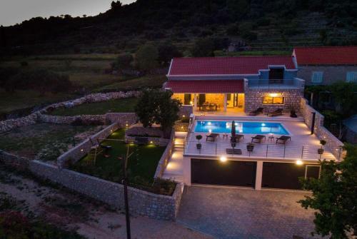 Villa Rustic Stone House