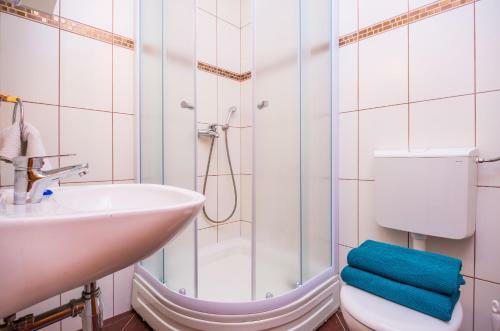 Hostal Burum Apartments