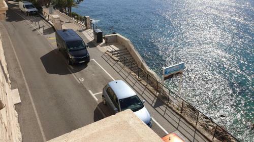 Luxury Beachfront Apartment Banje