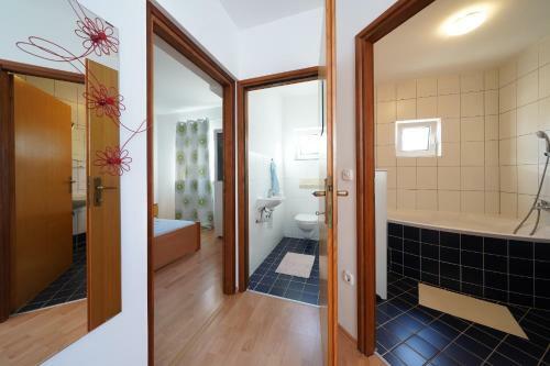 Holiday House Elashome
