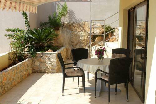 Apartments Davor - 20m From Sea