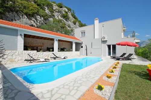 Villa Pasika With Private 31m2 Pool, Summer Kitchen With Bbq, 4 Bedrooms