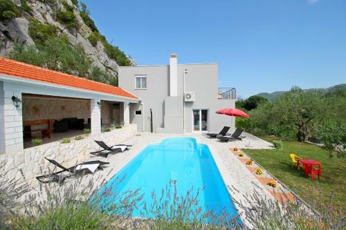 Villa Pasika With Private 31m2 Pool, Summer Kitchen With Bbq, 4 Bedrooms