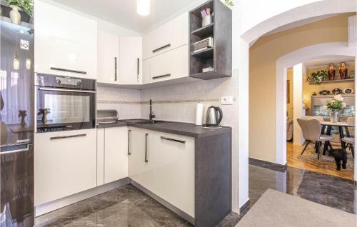 Three-bedroom Holiday Home In Krasica