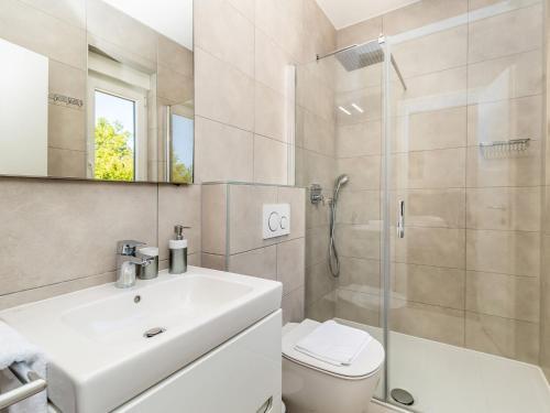 Scenic Villa In Linardi?i With Private Swimming Pool