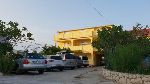 Sunny Apartments