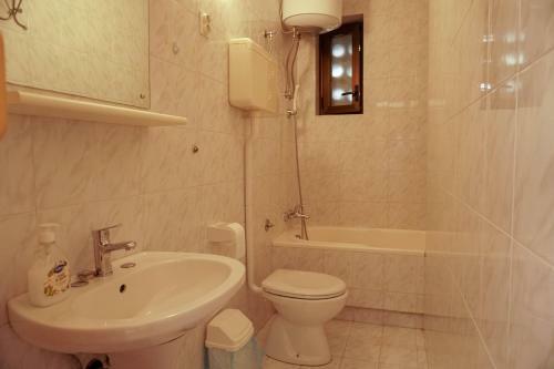 Apartments Jakov
