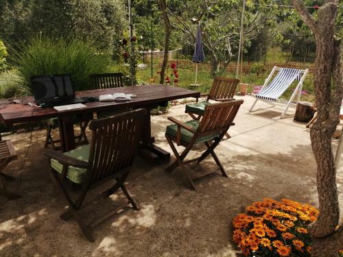 Charming 3-bedroom House In Lukoran
