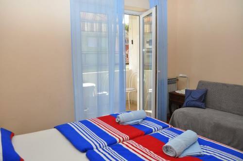 Hostal App & Rooms Ljuba - 130m From Sea