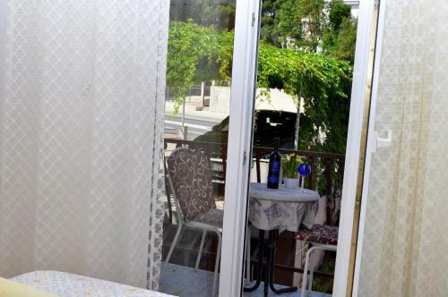 Hostal App & Rooms Ljuba - 130m From Sea