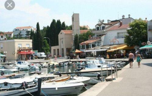 Apartment 4693-2 For Max. 4 Pers. In Malinska
