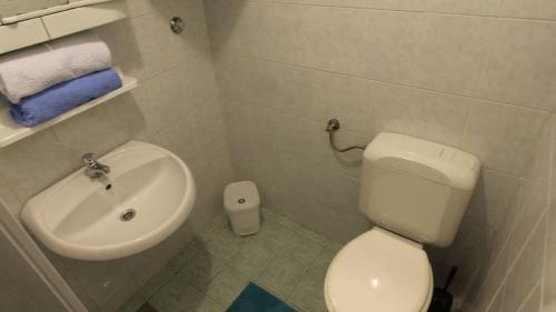Hostal Apartments Eva