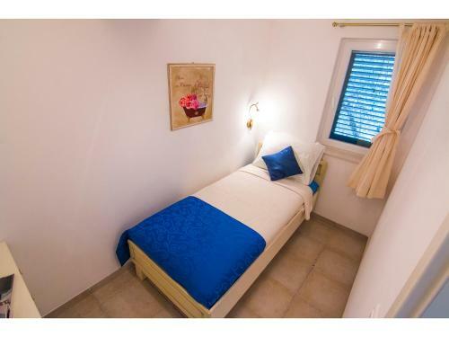 Stunning 7-bed Villa In Maslinica With Pool