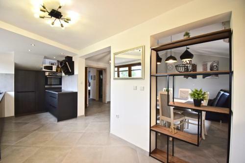 Relaxing Holiday House With Terrace Sea View