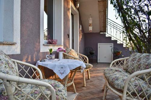 Sea View Relaxing House With Spacious Garden